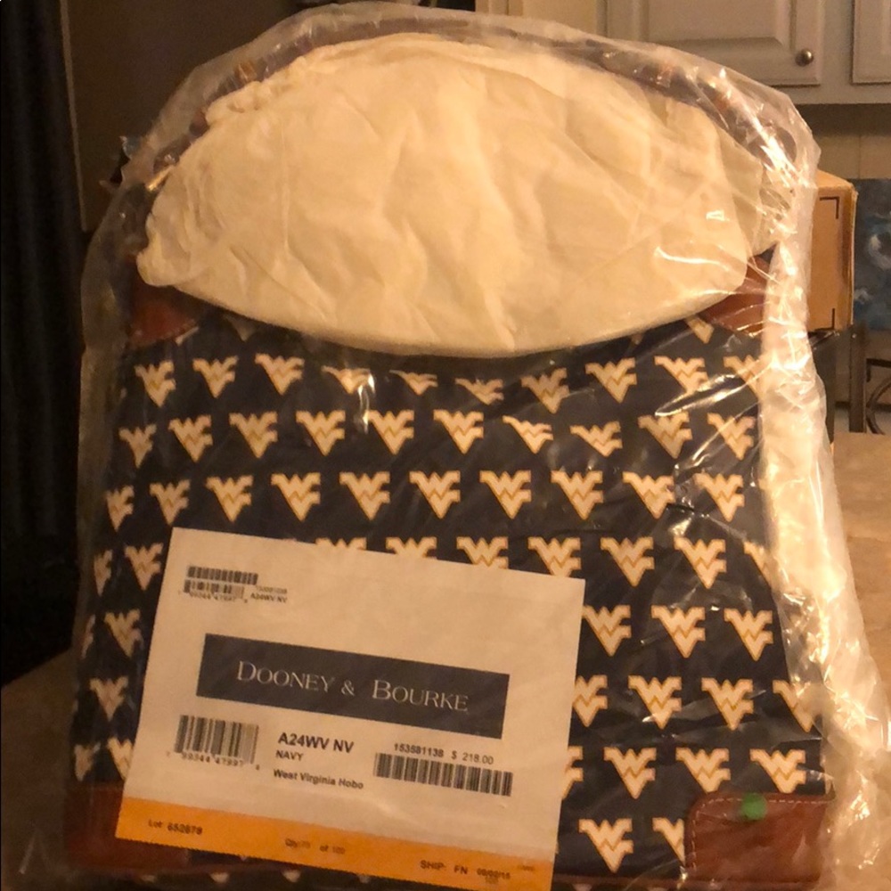 Dooney & Bourke purse